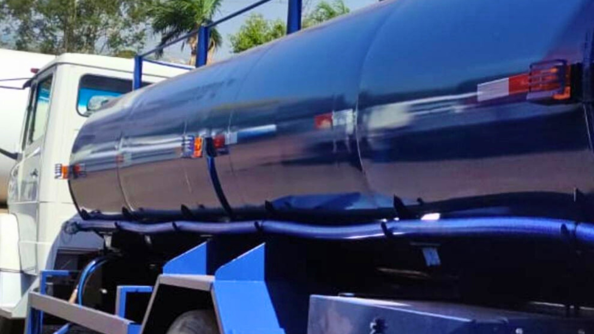 Tanque reabastecedor com capacidade de 10.000L